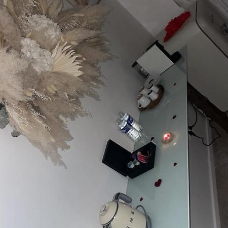 Appartement Jacuzzi Prive Avignone Esterno foto