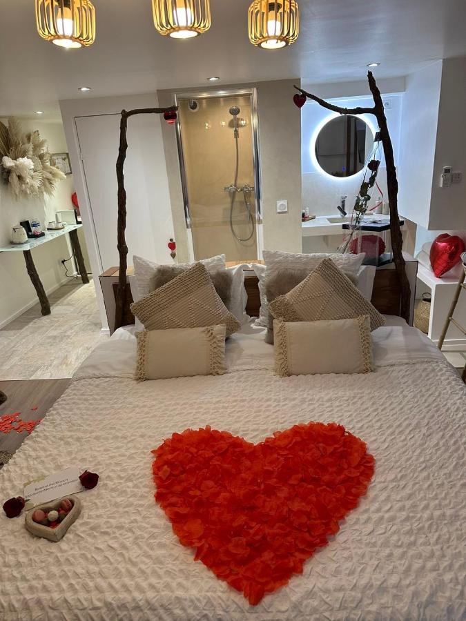 Appartement Jacuzzi Prive Avignone Esterno foto
