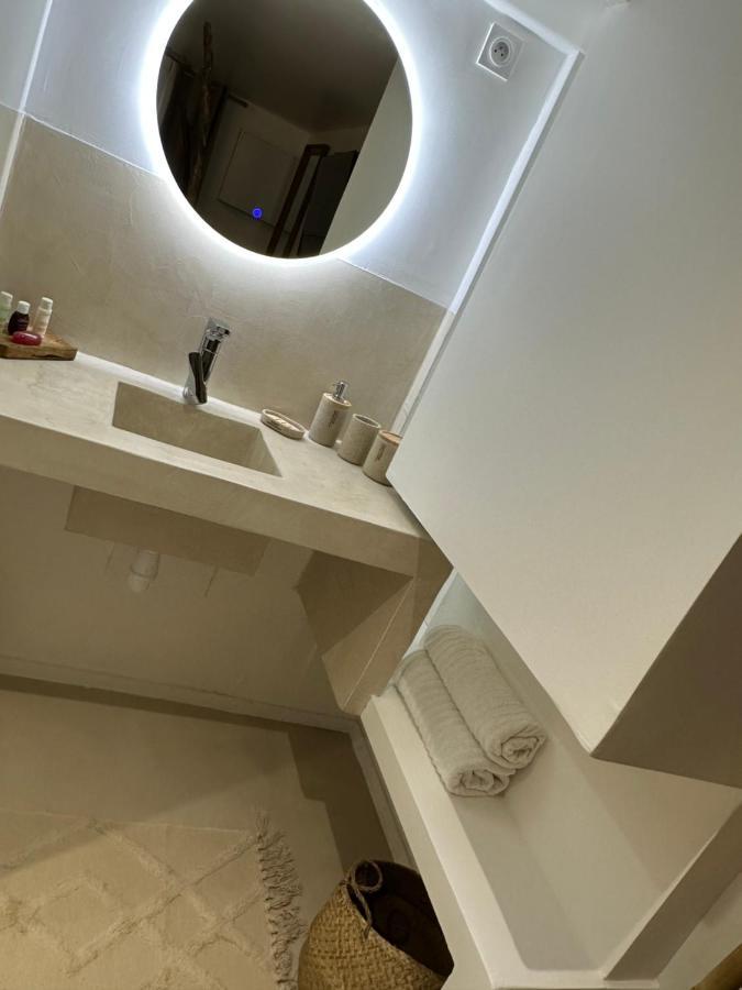 Appartement Jacuzzi Prive Avignone Esterno foto